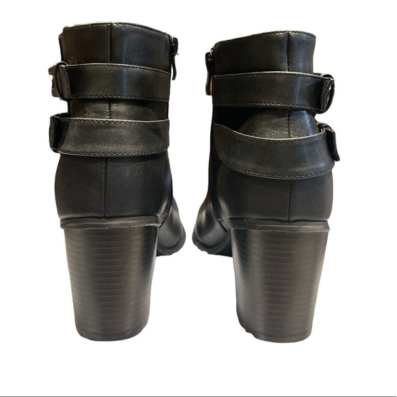 Torrid black side zip two buckle heel boots NEW - Picture 4 of 6